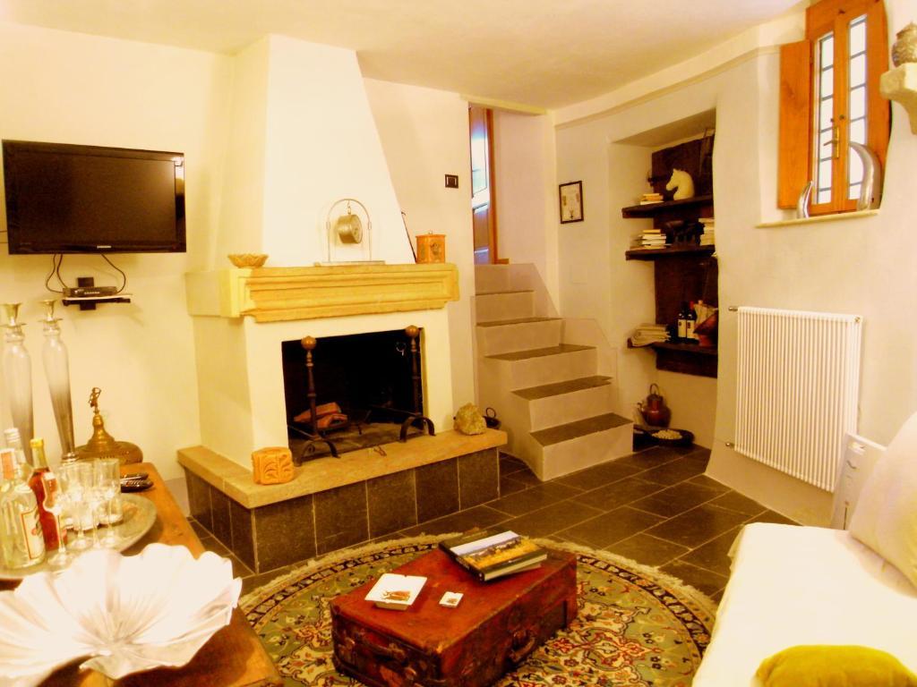 Guest House Il Borgo Di Sempronio Semproniano Rum bild